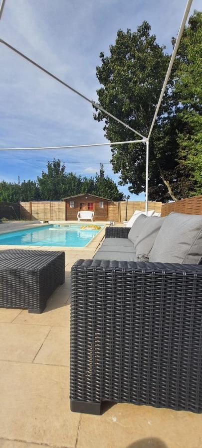 Studio Meuble Avec Piscine Partagee La Ferté-Gaucher Dış mekan fotoğraf