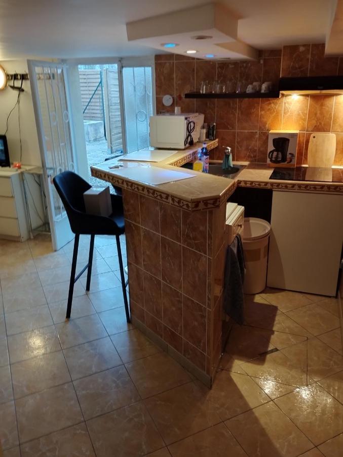 Studio Meuble Avec Piscine Partagee La Ferté-Gaucher Dış mekan fotoğraf