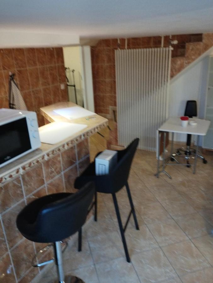 Studio Meuble Avec Piscine Partagee La Ferté-Gaucher Dış mekan fotoğraf